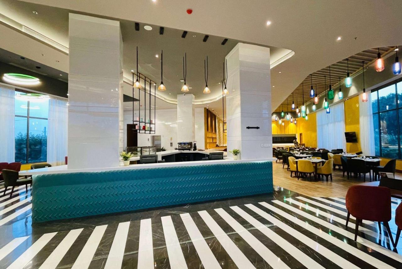 Ramada Encore By Wyndham Amritsar Airport Eksteriør billede