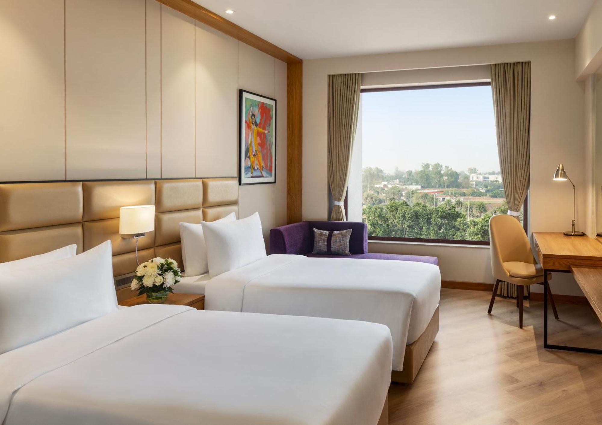 Ramada Encore By Wyndham Amritsar Airport Eksteriør billede